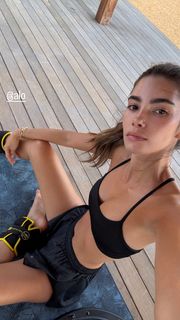 Cindy Mello feet photo thumbnail