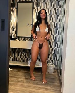 Cindy Tran feet photo thumbnail