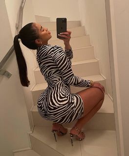 Cindy Tran feet photo thumbnail