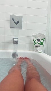 Cindy Tran feet photo thumbnail