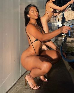 Cindy Tran feet photo thumbnail