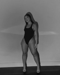 Cindy Tran feet photo thumbnail