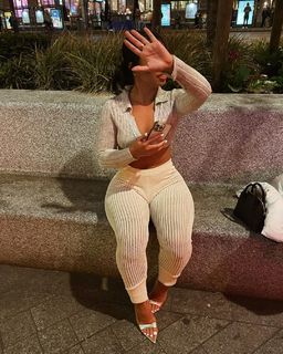 Cindy Tran feet photo thumbnail