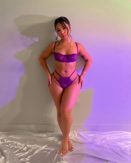 Cindy Tran feet photo thumbnail