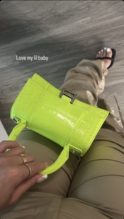 Cindy Tran feet photo thumbnail