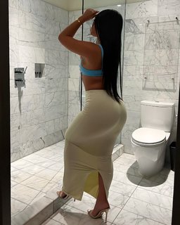 Cindy Tran feet photo thumbnail