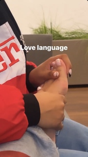 Cindy Tran feet photo thumbnail