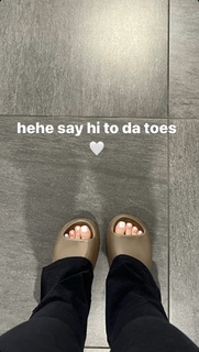 Cindy Tran feet photo thumbnail