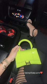 Cindy Tran feet photo thumbnail