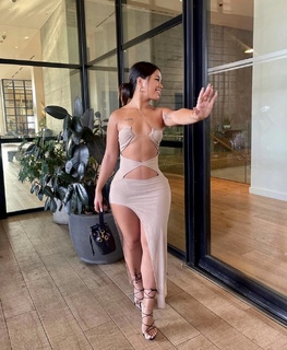 Cindy Tran feet photo thumbnail