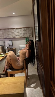 Cindy Tran feet photo thumbnail