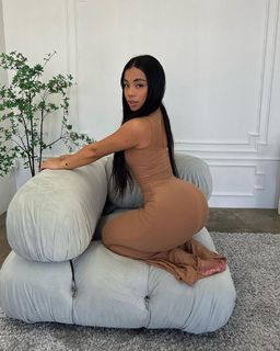 Cindy Tran feet photo thumbnail