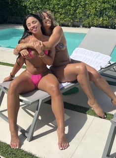 Cindy Tran feet photo thumbnail