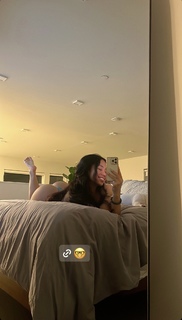 Cindy Tran feet photo thumbnail