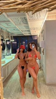 Cindy Tran feet photo thumbnail