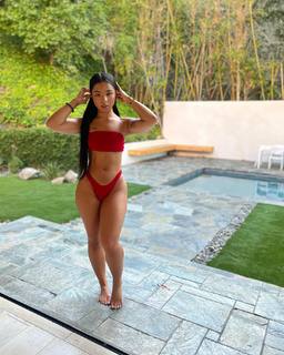 Cindy Tran feet photo thumbnail