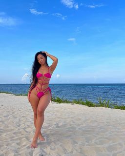 Cindy Tran feet photo thumbnail