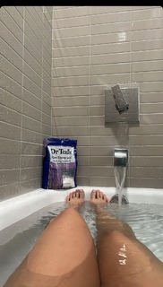 Cindy Tran feet photo thumbnail