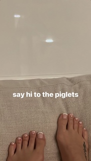 Cindy Tran feet photo thumbnail
