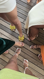Cindy Tran feet photo thumbnail