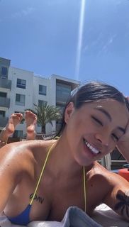 Cindy Tran feet photo thumbnail