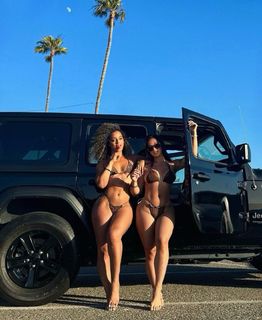 Cindy Tran feet photo thumbnail