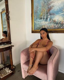 Cindy Tran feet photo thumbnail