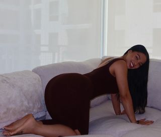 Cindy Tran feet photo thumbnail