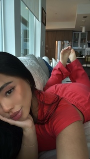 Cindy Tran feet photo thumbnail