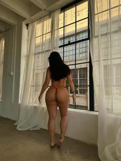 Cindy Tran feet photo thumbnail