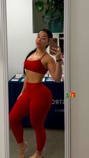 Cindy Tran feet photo 4