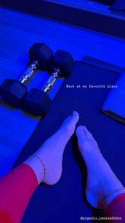 Cindy Tran feet photo 3