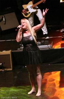 Cindy Wilson feet photo 12