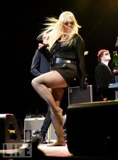 Cindy Wilson feet photo 13
