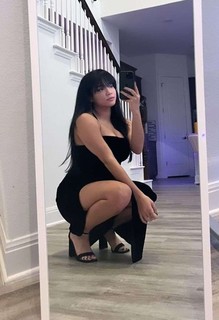 Cinnabrit feet photo thumbnail