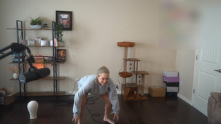 Cinnabrit feet photo thumbnail