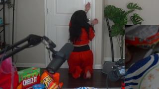 Cinnabrit feet photo thumbnail