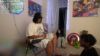 Cinnabrit feet photo thumbnail