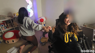 Cinnabrit feet photo thumbnail