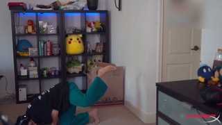 Cinnabrit feet photo thumbnail