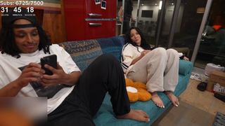 Cinnabrit feet photo thumbnail