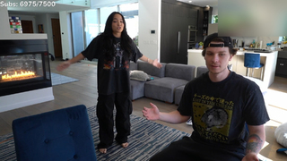 Cinnabrit feet photo thumbnail