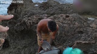 Cinnabrit feet photo thumbnail