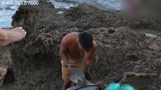 Cinnabrit feet photo thumbnail