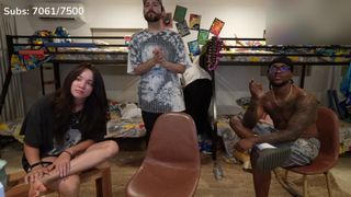 Cinnabrit feet photo thumbnail