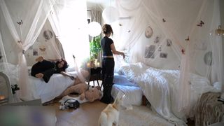 Cinnabrit feet photo thumbnail