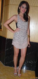 Cinta Laura Kiehl feet photo 5