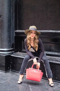 Cinta Laura Kiehl feet photo 4