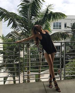 Cinta Laura Kiehl feet photo 5