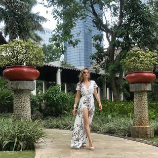 Cinta Laura Kiehl feet photo 3